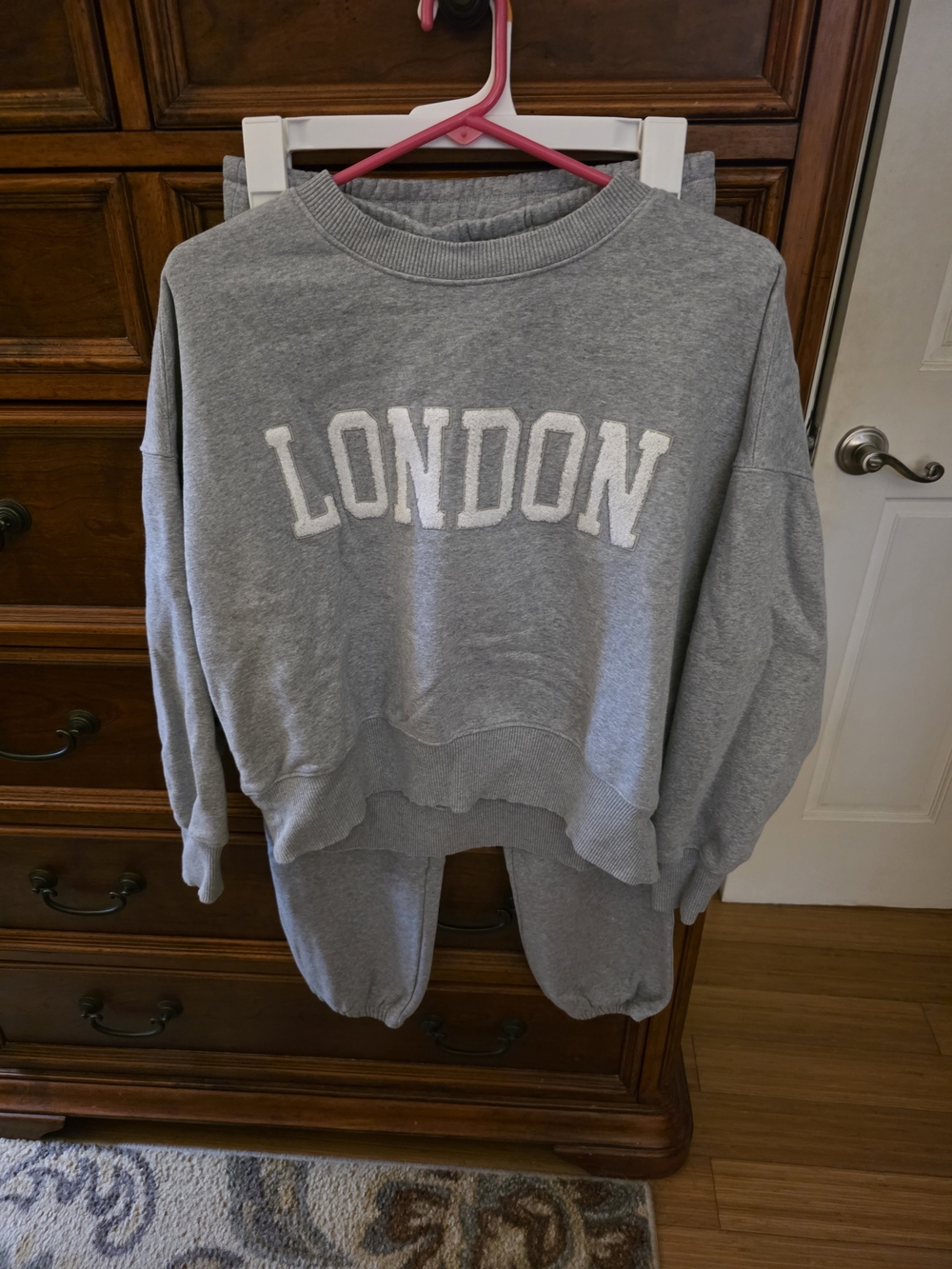 Lou & Grey Gray 'LONDON' Crewneck Sweatshirt & Sweatpants